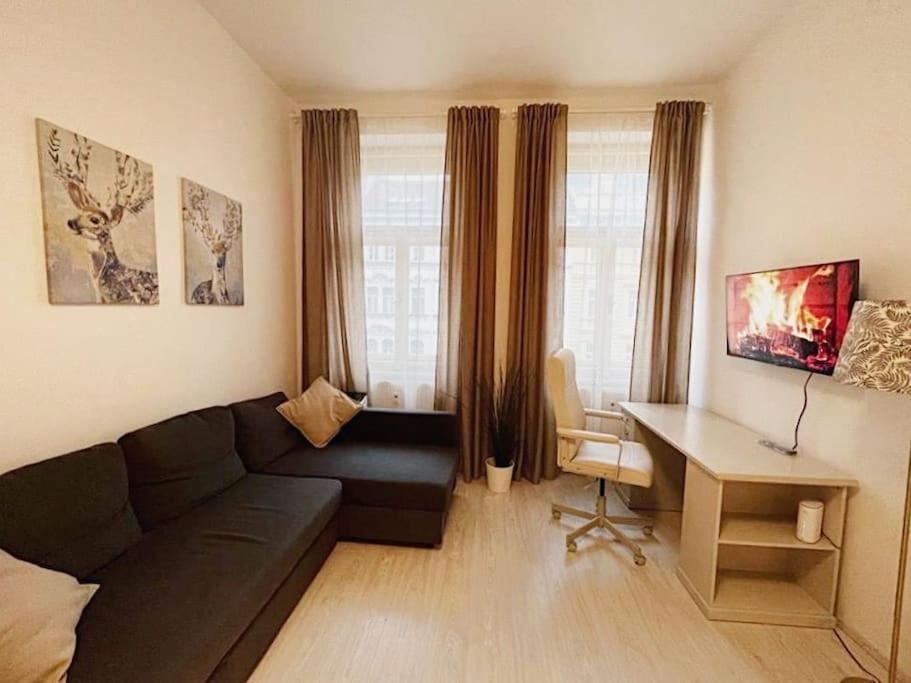 Leger Residence Apartment Прага Екстериор снимка