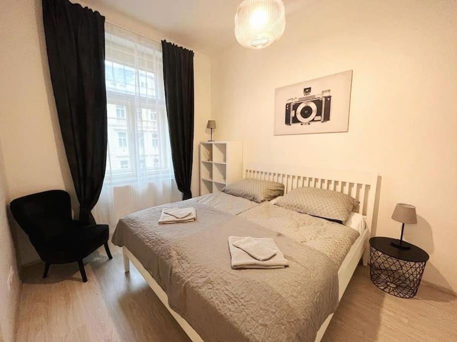 Leger Residence Apartment Прага Екстериор снимка